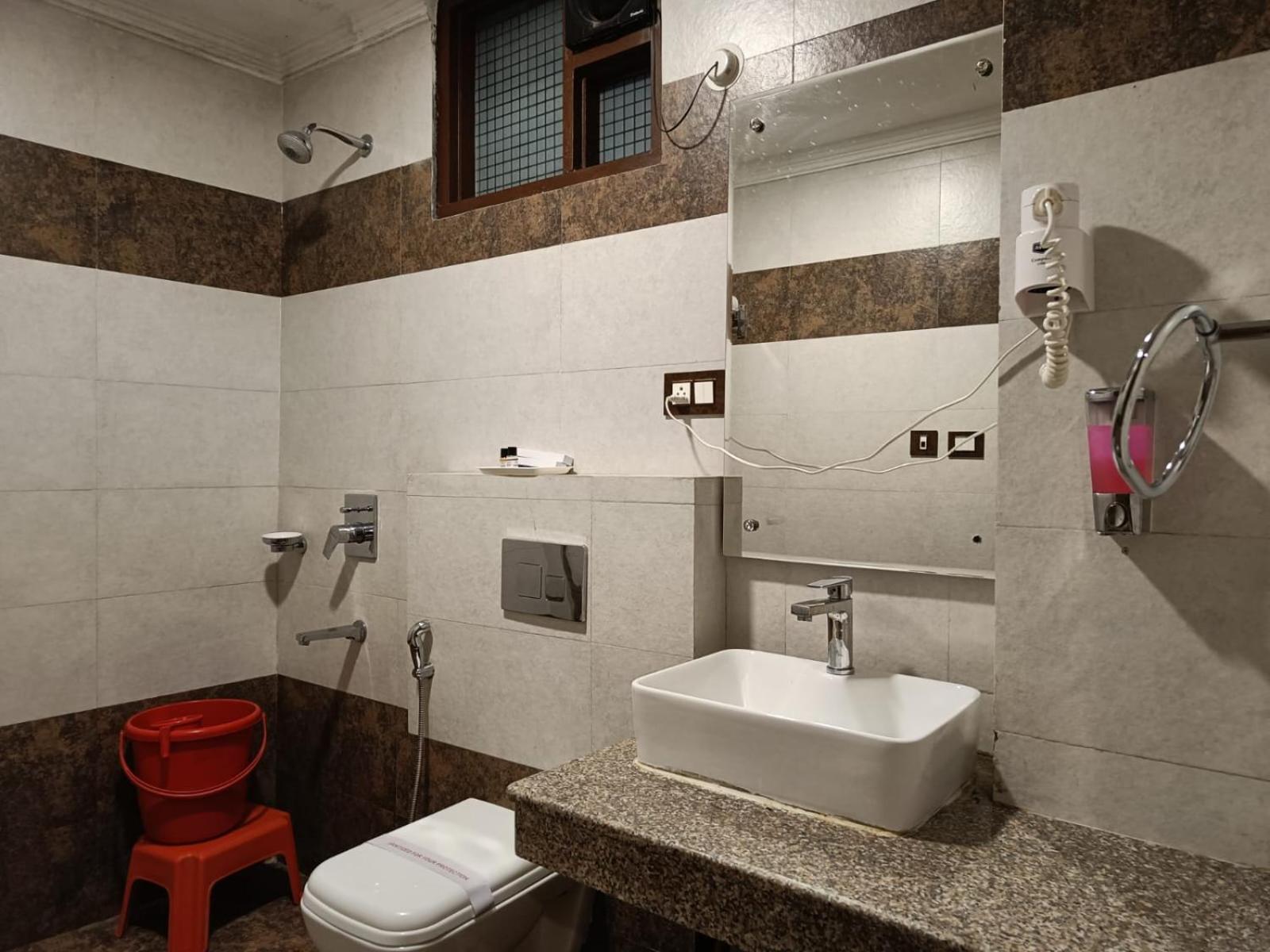 King Castle Mcleodganj-Centrally Heated And Air Cooled- Near Mall Road - Free Parking Dharamshala Bagian luar foto